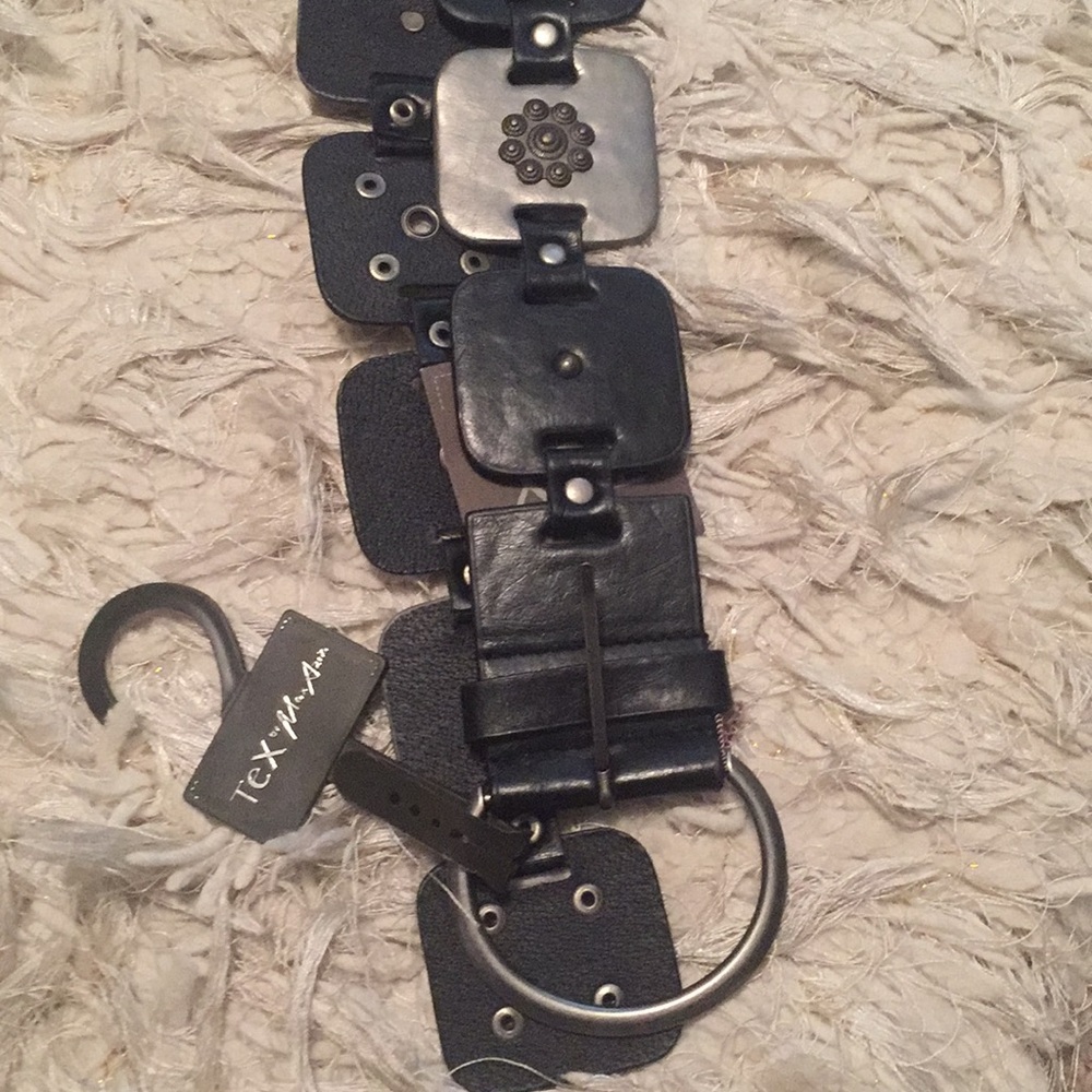 Tex by Max Azria belt